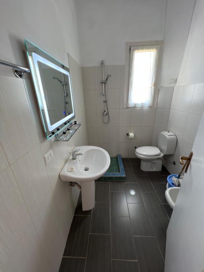 Agron Hotell Bashkia e Orikumit Exteriör bild